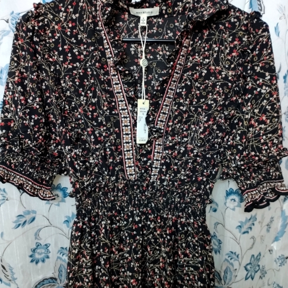 Max Studio, size small, floral winter maxi/long midi dress